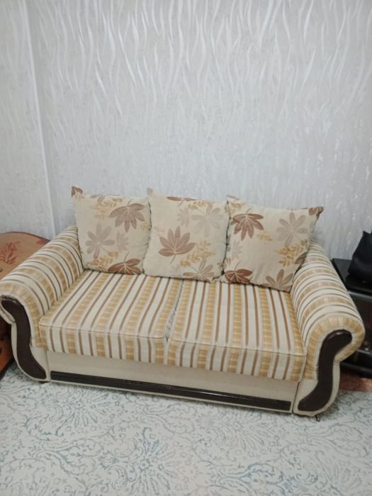 Диван 2 местный и кресло