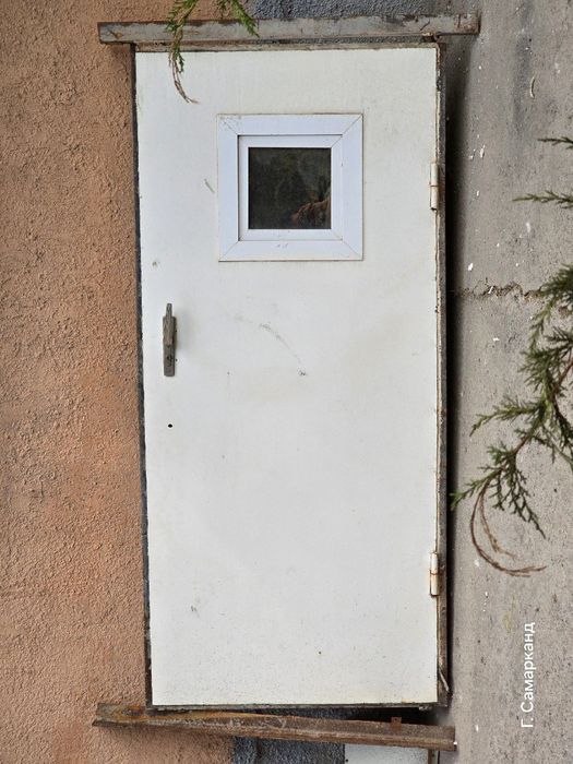 Temir eshik sotiladi  90×200