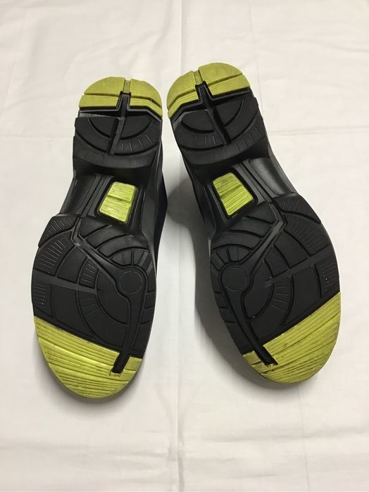 Pantofi Uvex marime 45