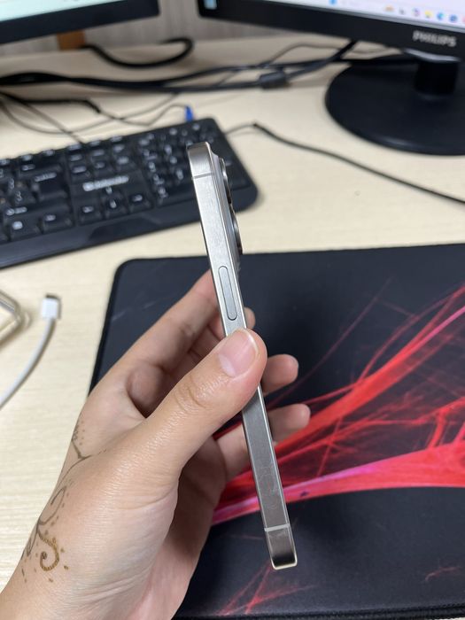Iphone 15 pro,256gb,metalic