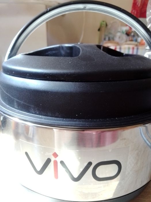 Неупотребяван термос.