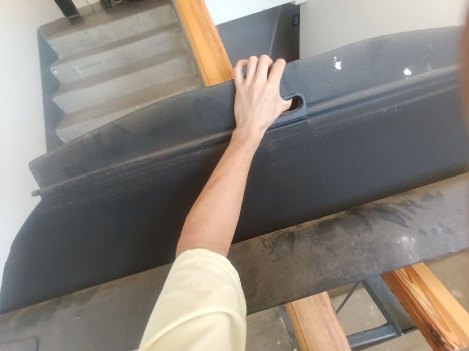 Продается шторка багажника на БМВ