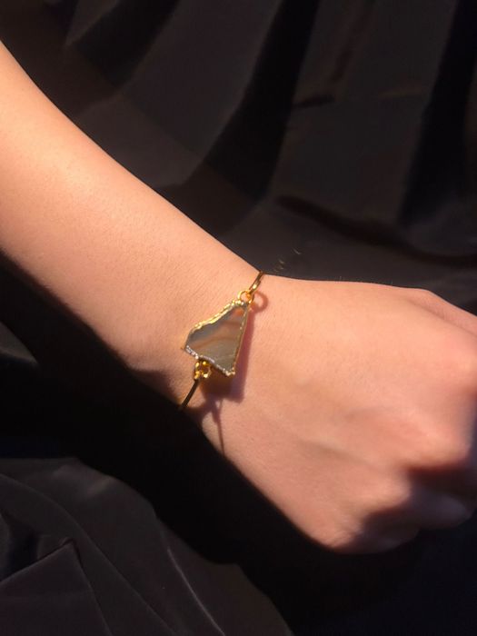 Гривна с камък Ахат