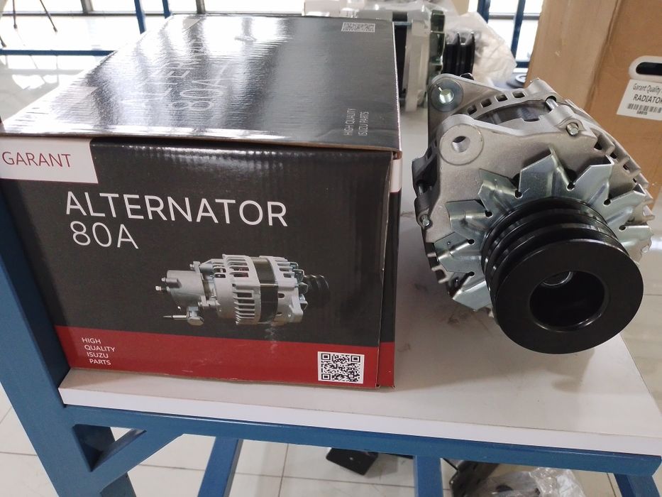 Генератор в сборе 80 А квадратный 2 штекер NQR71, NP37