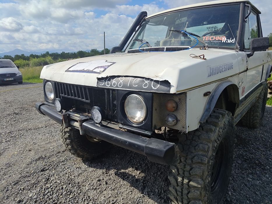 Land rover off road v8