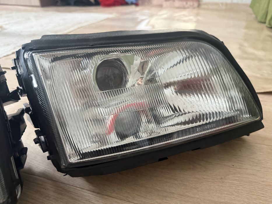 Продам фары на ауди А6 С4