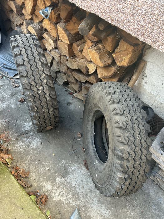 Гуми за уаз неизползвани
