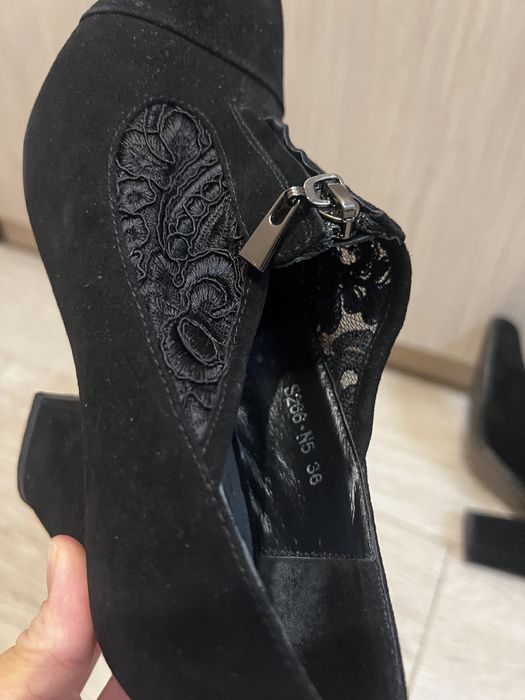 Ботильоны замшевые