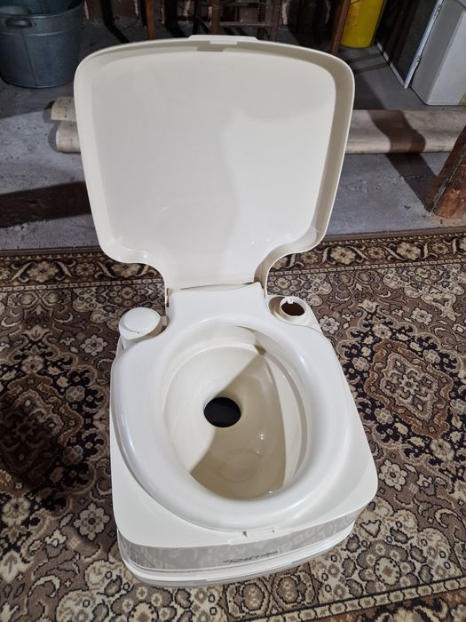 Преносима тоалетна (химическа)