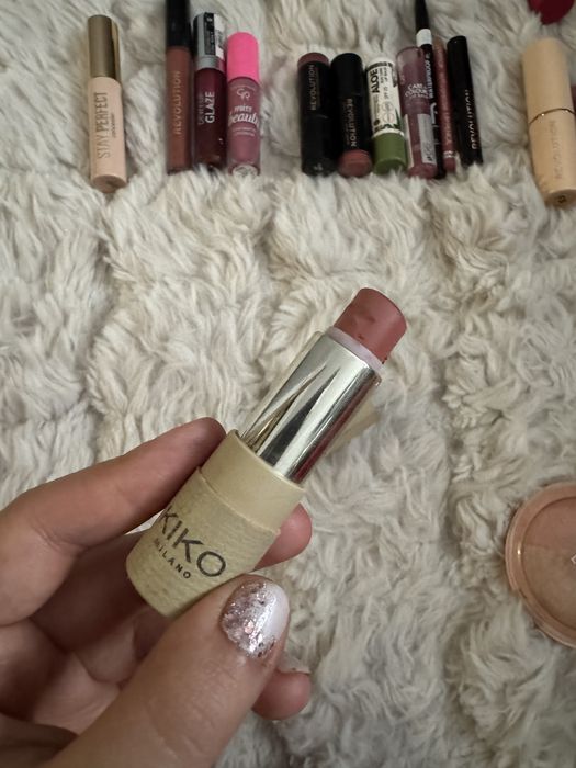 Pandora торбичка пълна с козметика лот