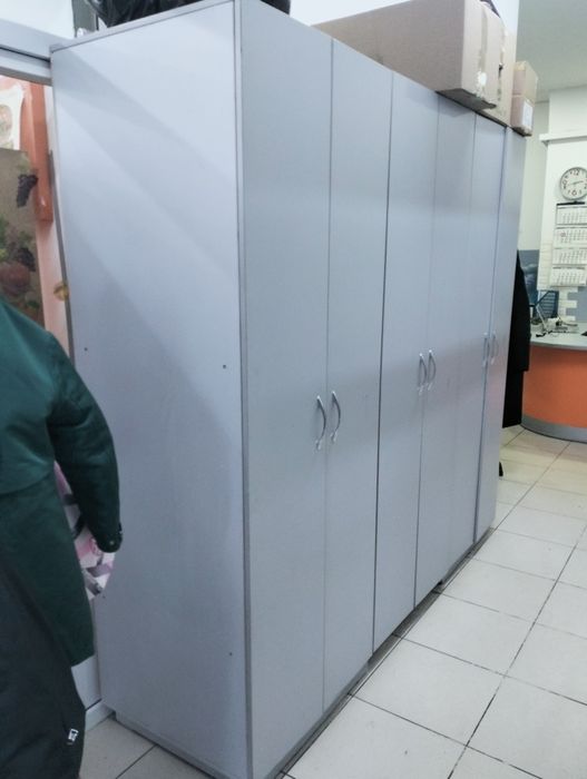 Продам шкафы для одежды