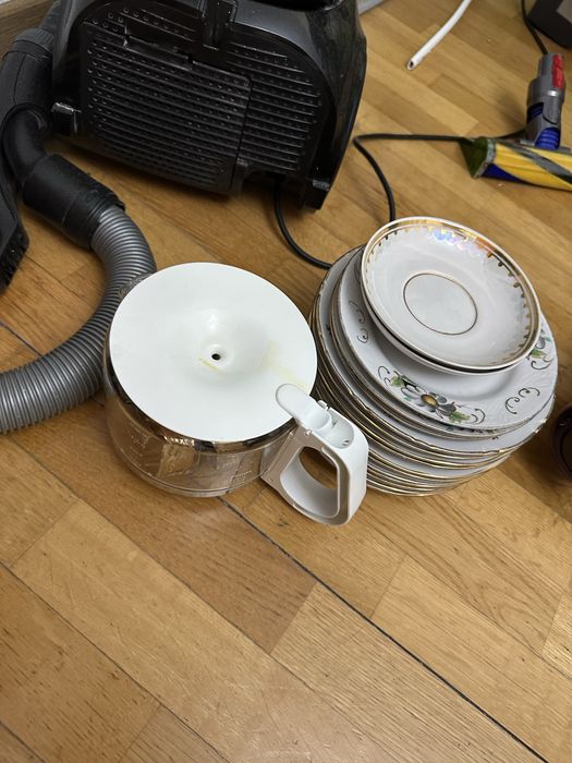 Посуда ,тарелки и рюмки