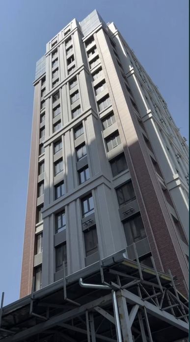 Продаётся на БУЗ-1 Художников новостройка 2ком