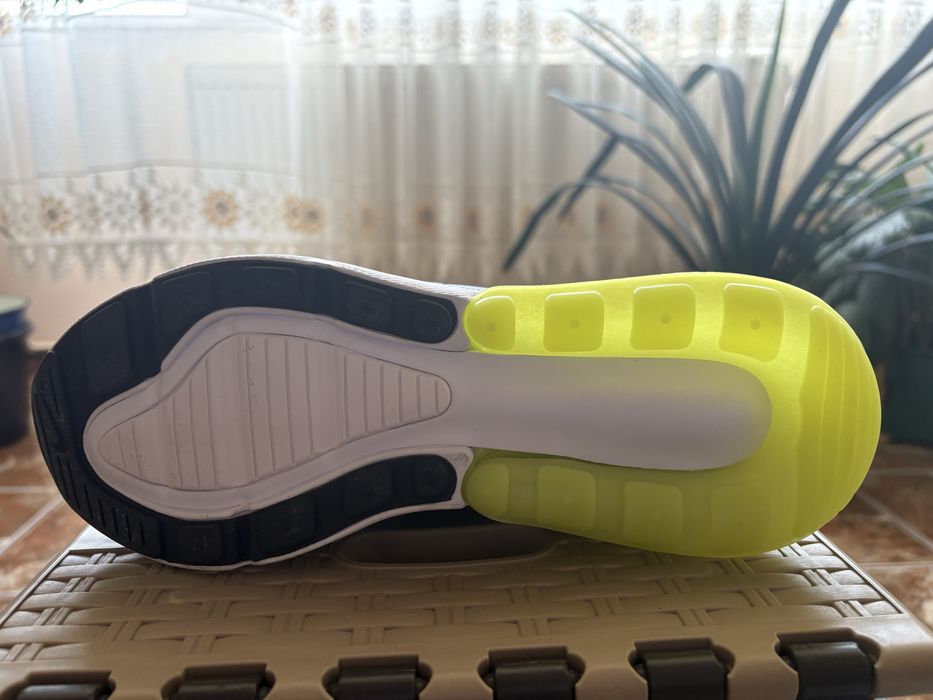 Nike Air Max 270
