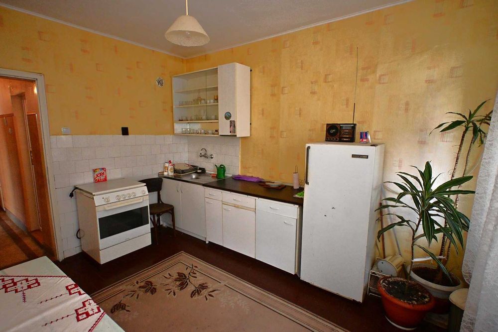 Продава се Двустаен апартамент в Перник, Център - 67 кв.м за 1448 €/кв.м - Снимка #1