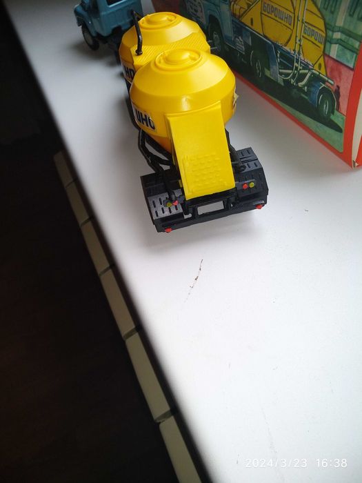 Модель 1:43 муковоз ЗИЛ