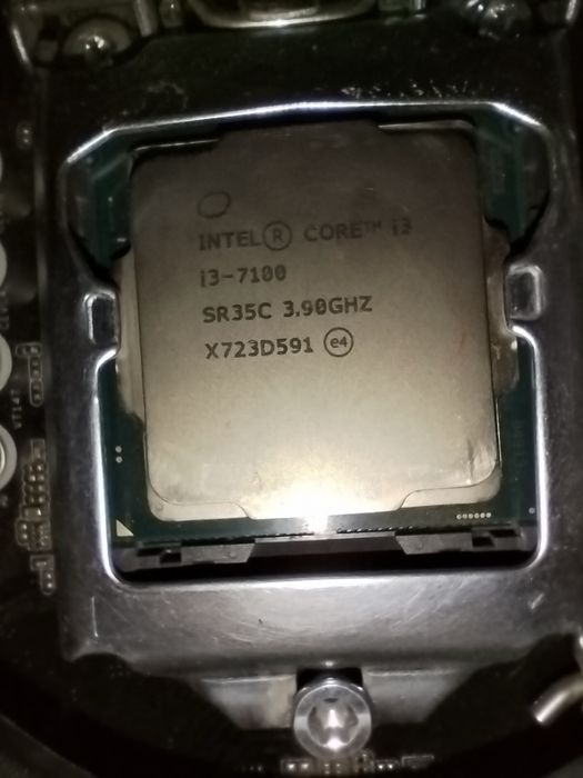Продам процессор i3 7100 сокет 1151 v1