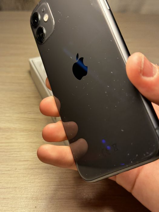 Продам IPhone 11