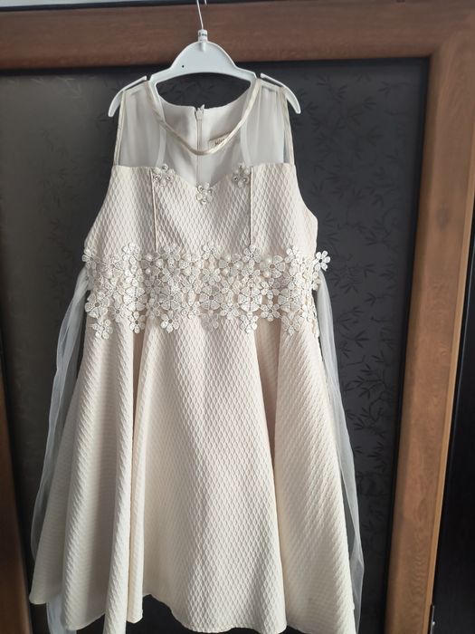 Rochiță pentru fetițe