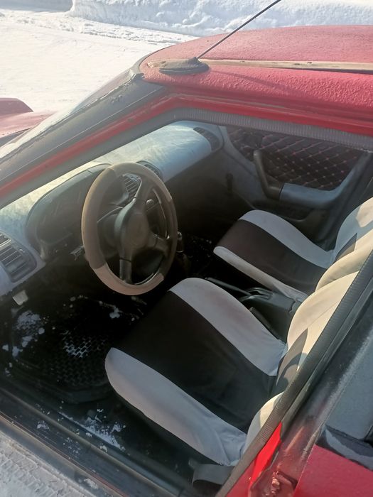 Продам Мазда 323