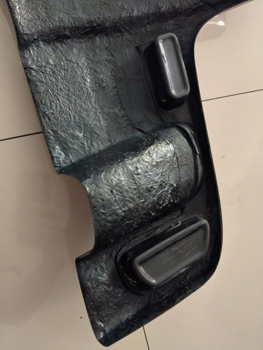 Vând spoiler bara fata Touareg 7L model King Kong