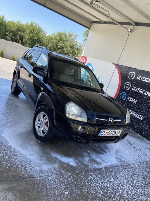 Vând hyundai tucson pentru dezmembrat