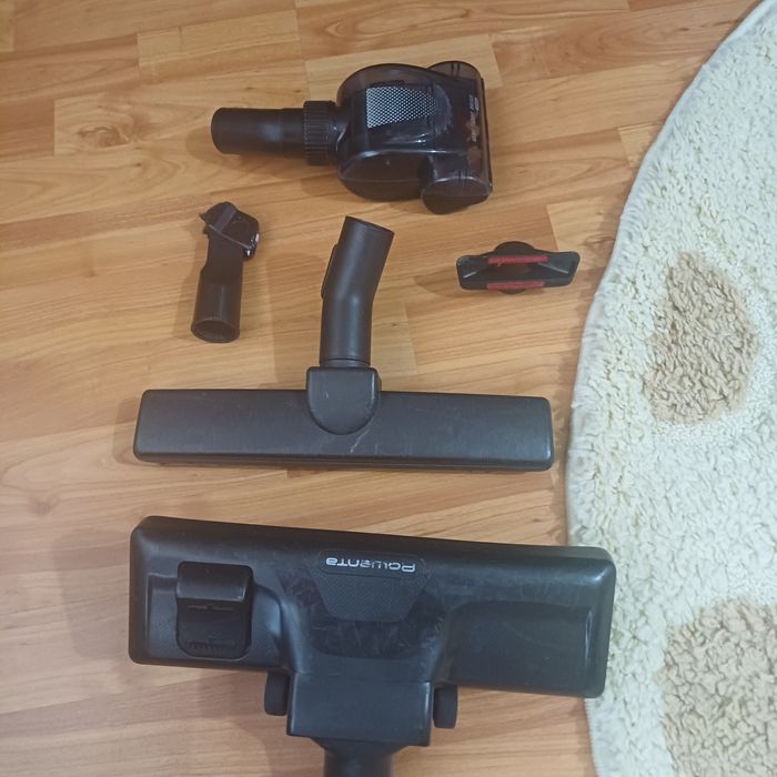 Aspirator Rowenta Power Compact cu fir