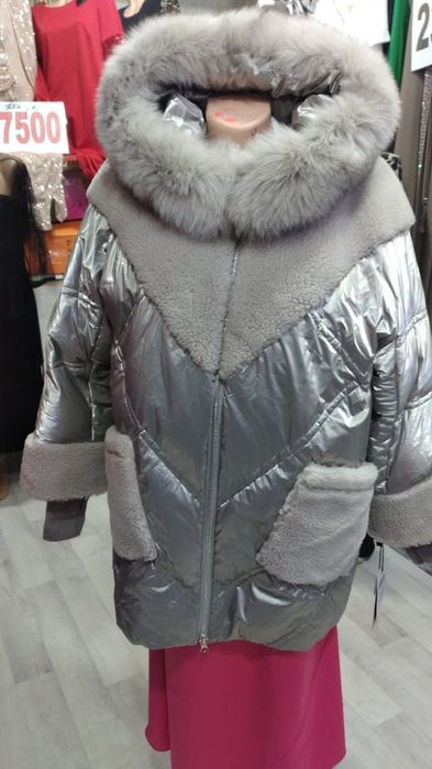 Продам куртки женские новые