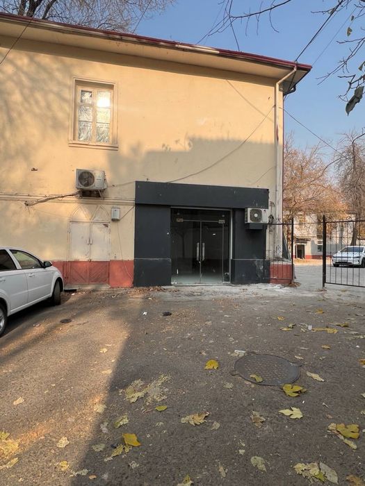 Бадамзар нежилое помещение первая линия 34 кв.м хороший ремонт срочно