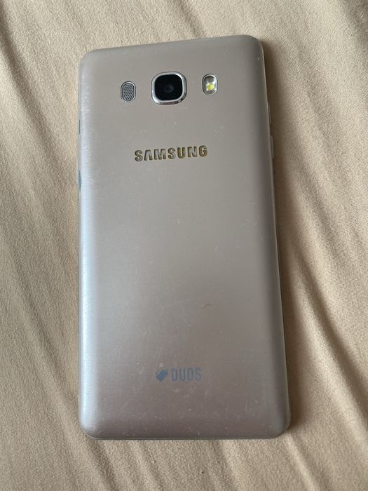 Продаю смартфон самсунг j5