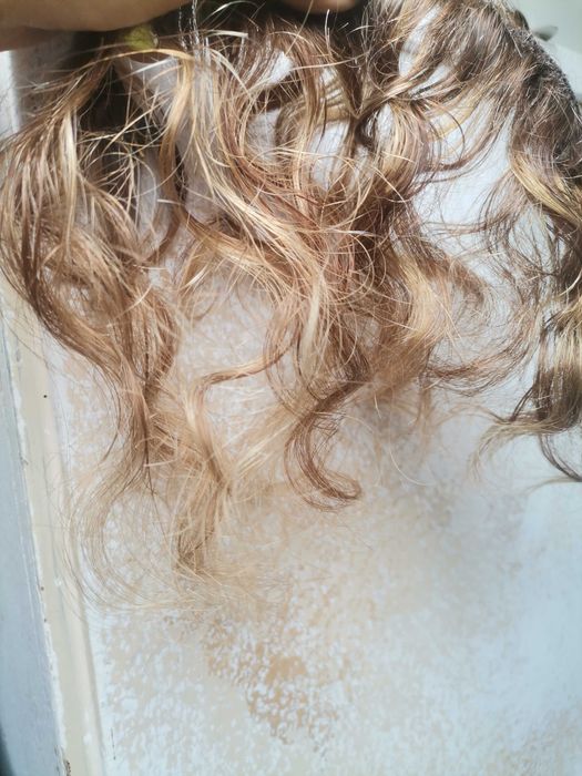 Естествена къдрава коса