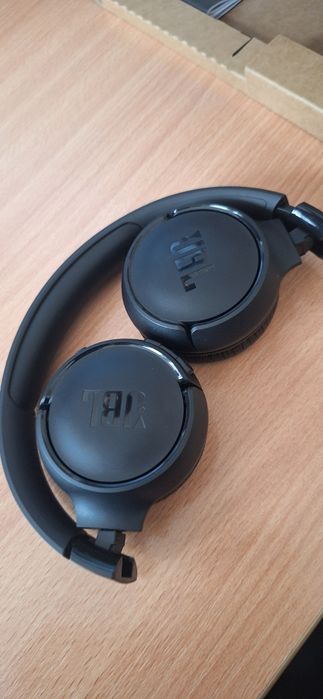 Vand casti JBL  525  BT