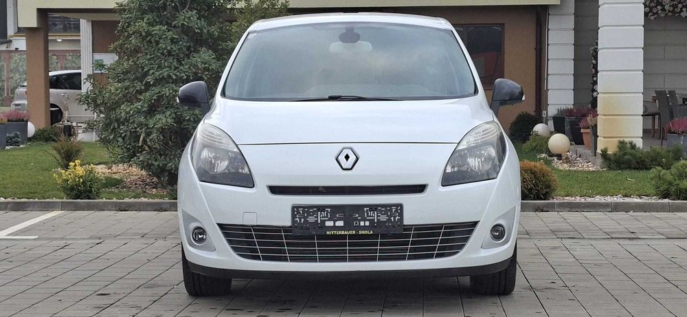 RENAULT SCENIC cu 7 locuri