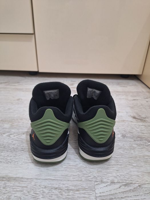 Adidași Jordan Max Aura 5
