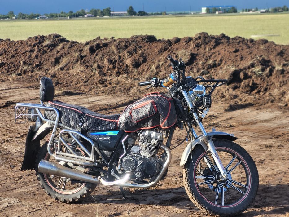Мотоцикл 200 куб