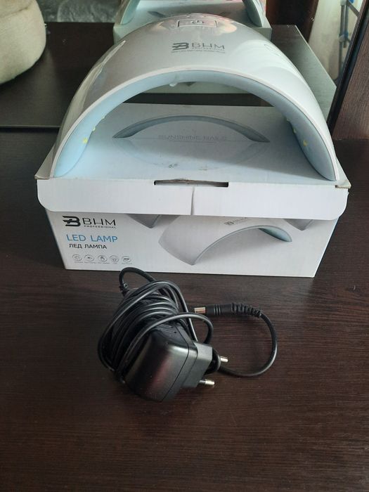 Лампа для сушки гель лака.