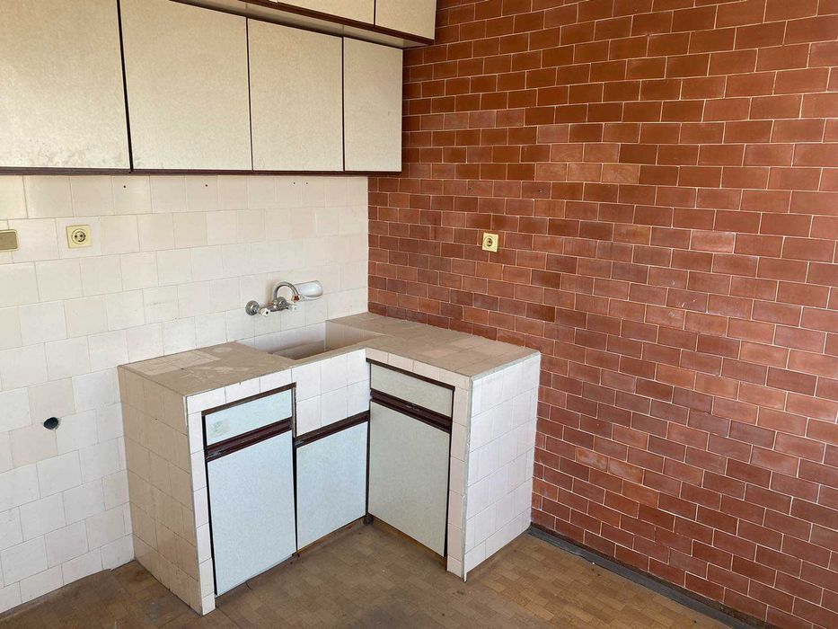 ТРИСТАЕН 84 кв.м., тухлен, град Карлово