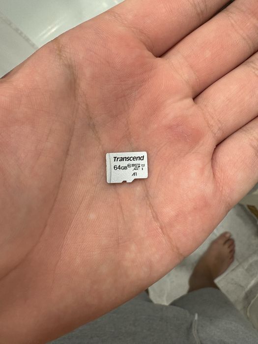 Digma Dicam 320 с креплением и сд картой