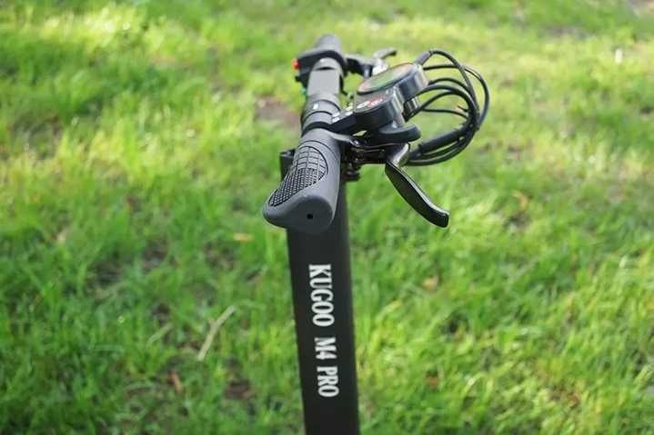 Продам самокат KUGOO M4 Pro
