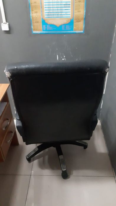 Продам кресло офисное