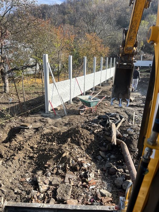 Inchiriez MiniExcavator