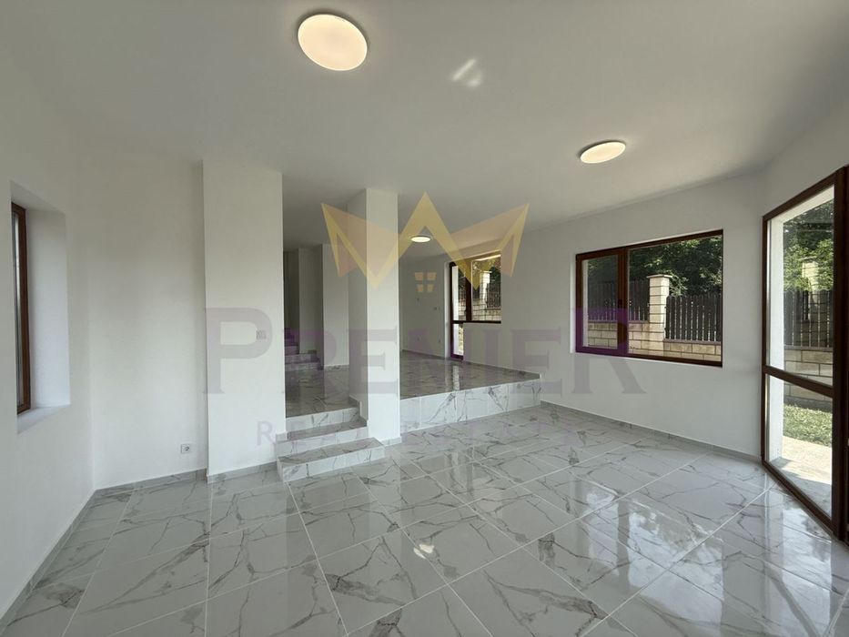 Продава се Къща в с. Оброчище, Област Добрич - 165 кв.м за 1394 €/кв.м - Снимка #1