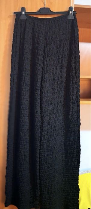 Body din catifea fina de calitate cu pietre si pantaloni