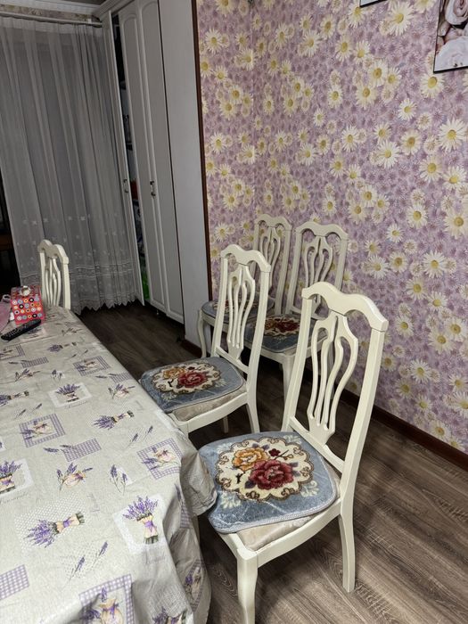 Продаю Стол и стулья!