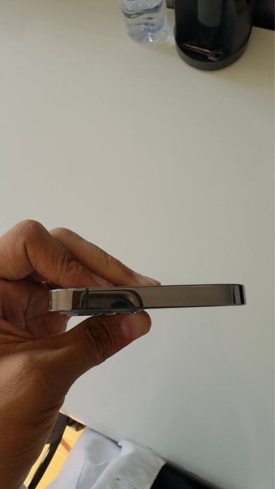 12 pro ideal holatda ochilmaga