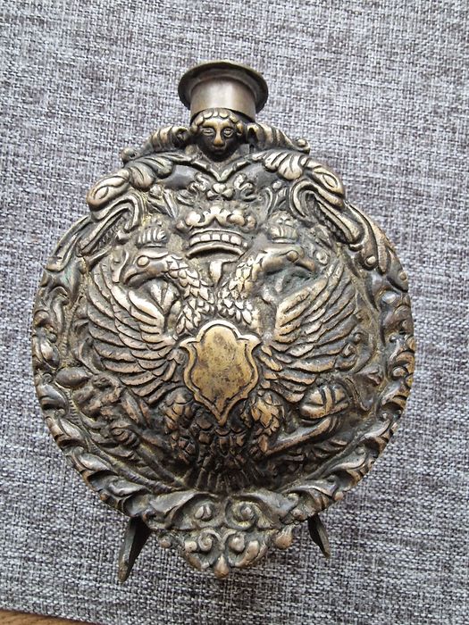 Антична руска месингова барутница