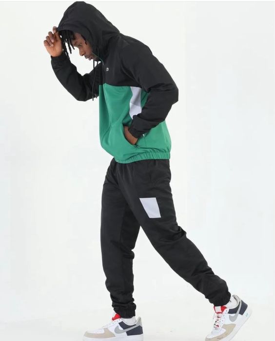 Спортивные костюмы Lacoste