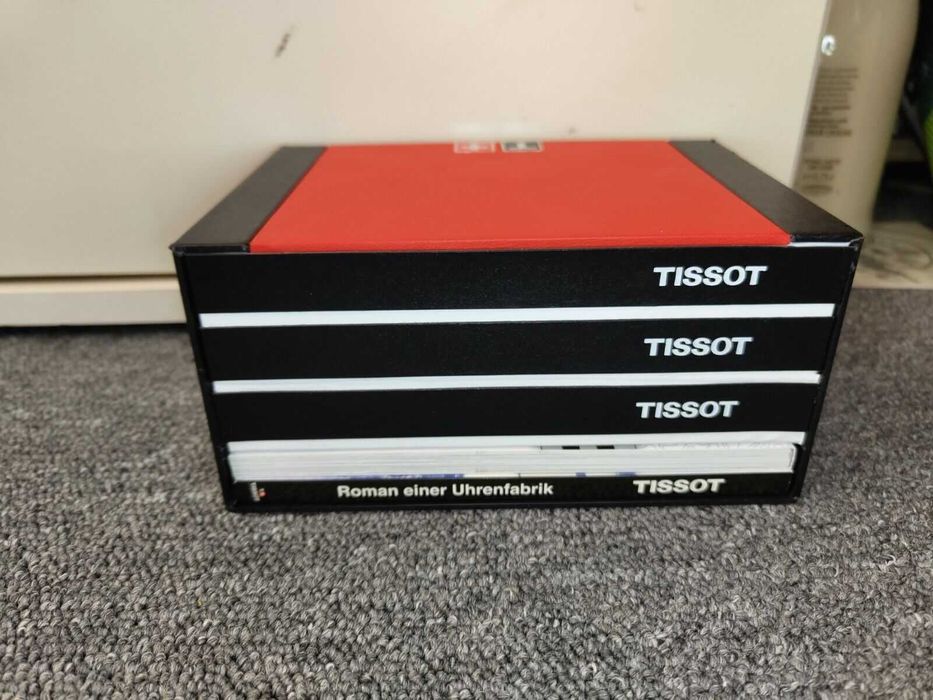 Продавам оригинален мъжки часовник TISSOT SEASTAR 1000 CHRONOGRAPH