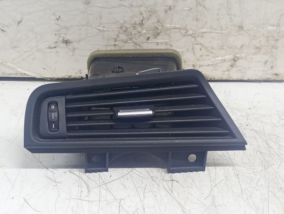 Grila ventilatie 64229166887 BMW Seria 5 F07/F10/F11 (2009 - 2013) 2.0 d N47