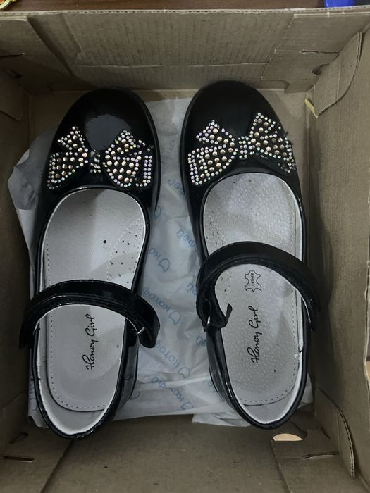 Продам туфли на девочку